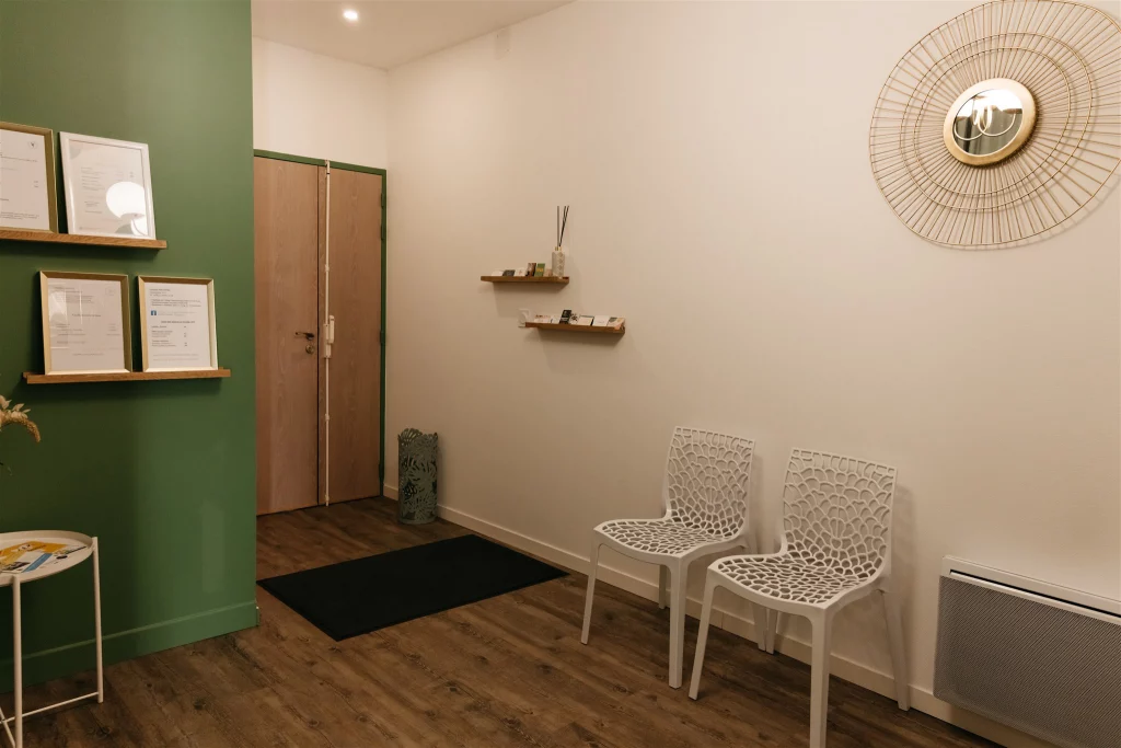 Cabinet d'ostéopathe à Périgueux et Brantôme : tarifs, déroulement, accès aux cabinets. Consultation adulte, enfant, bébé.